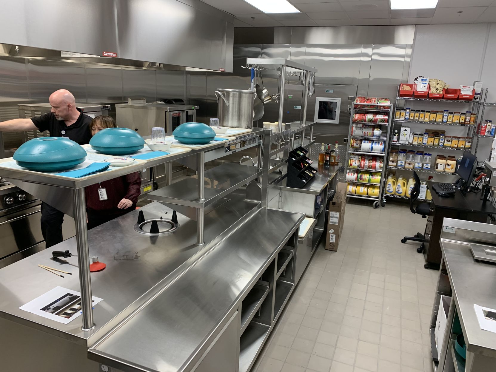 Sparkling new kitchen_cafeteria. Featuring a complete made to order breakfast,lunch and dinner menu for patients and visitors..jpg